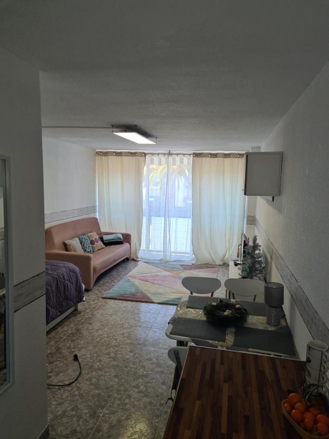 Apartment On The Wave *