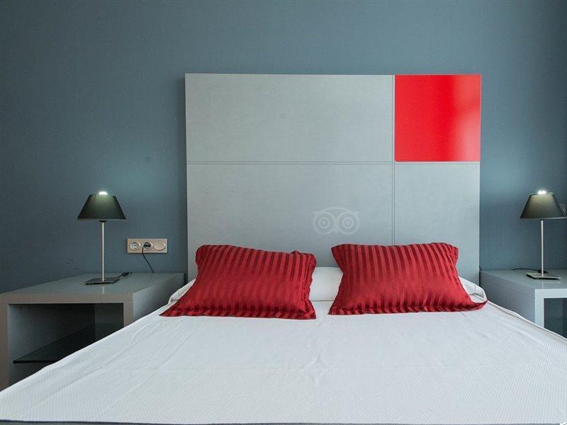 Four Elements Aparthotel 4*
