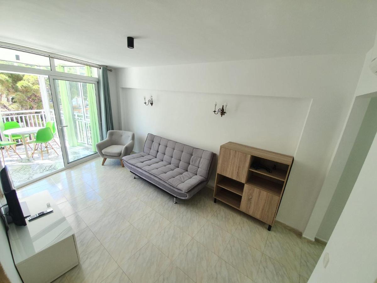 Near The Sea For 4 People Apartment *