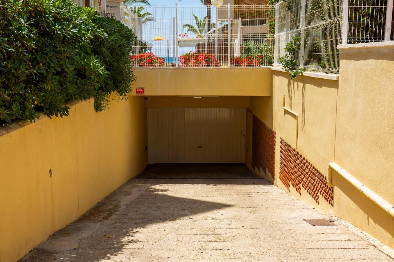 Glam Planet Costa Dorada Only Families Apartment