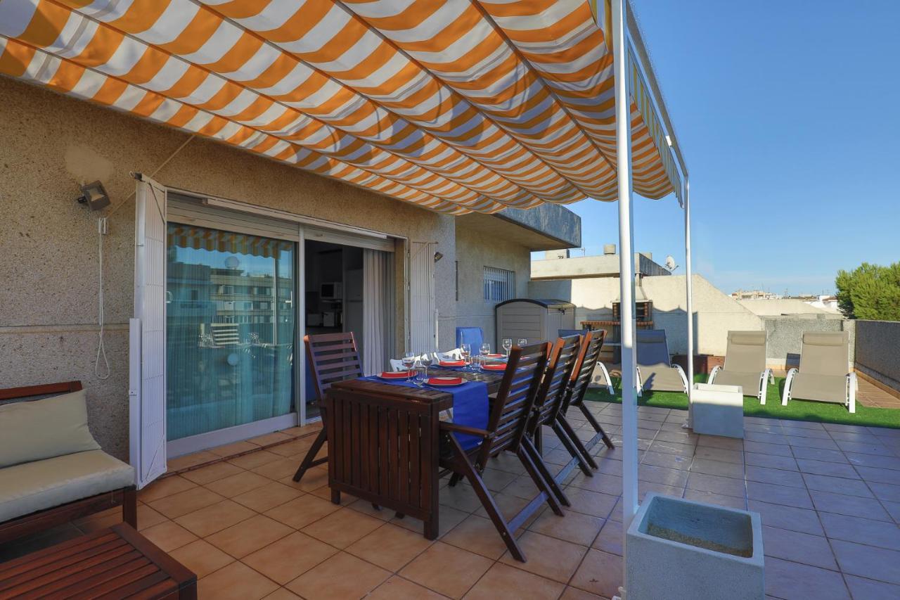 Saloublues, Penthouse, Pool, Big Terrace Apartment *