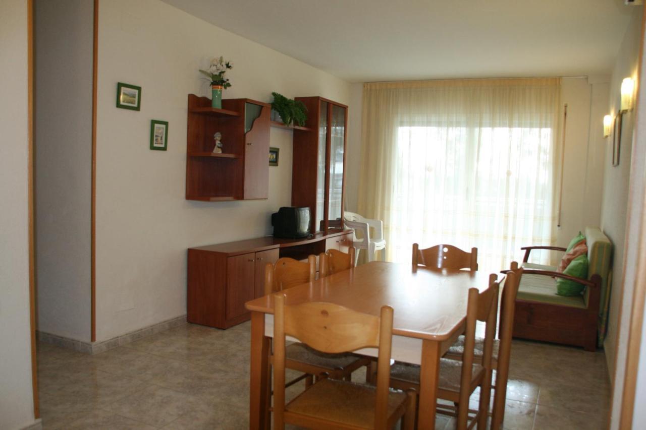 Apcostas - Village Park Apartment