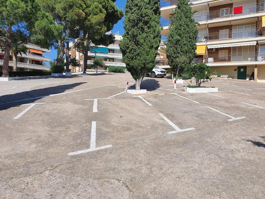 Con Vistas Y Piscina En Salou! Apartment *