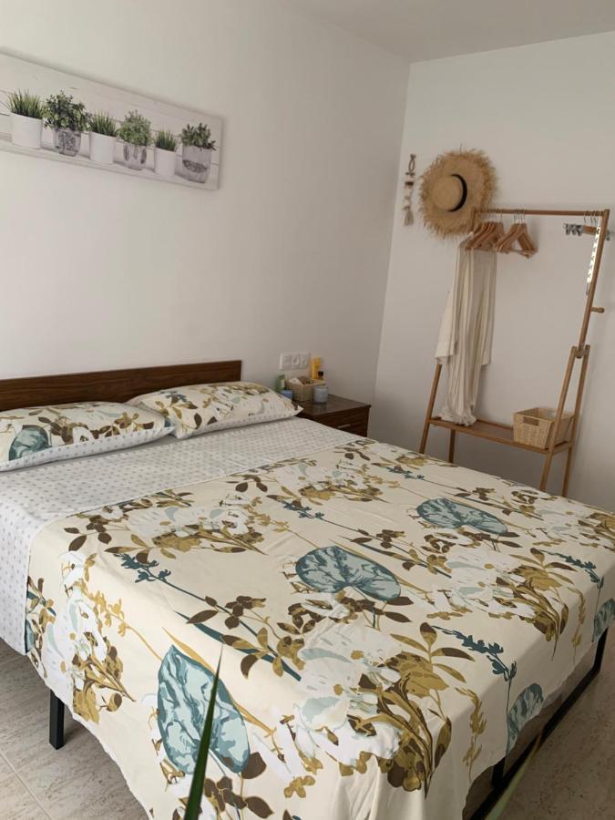 Residencial Aqua - La Pineda Homestay *