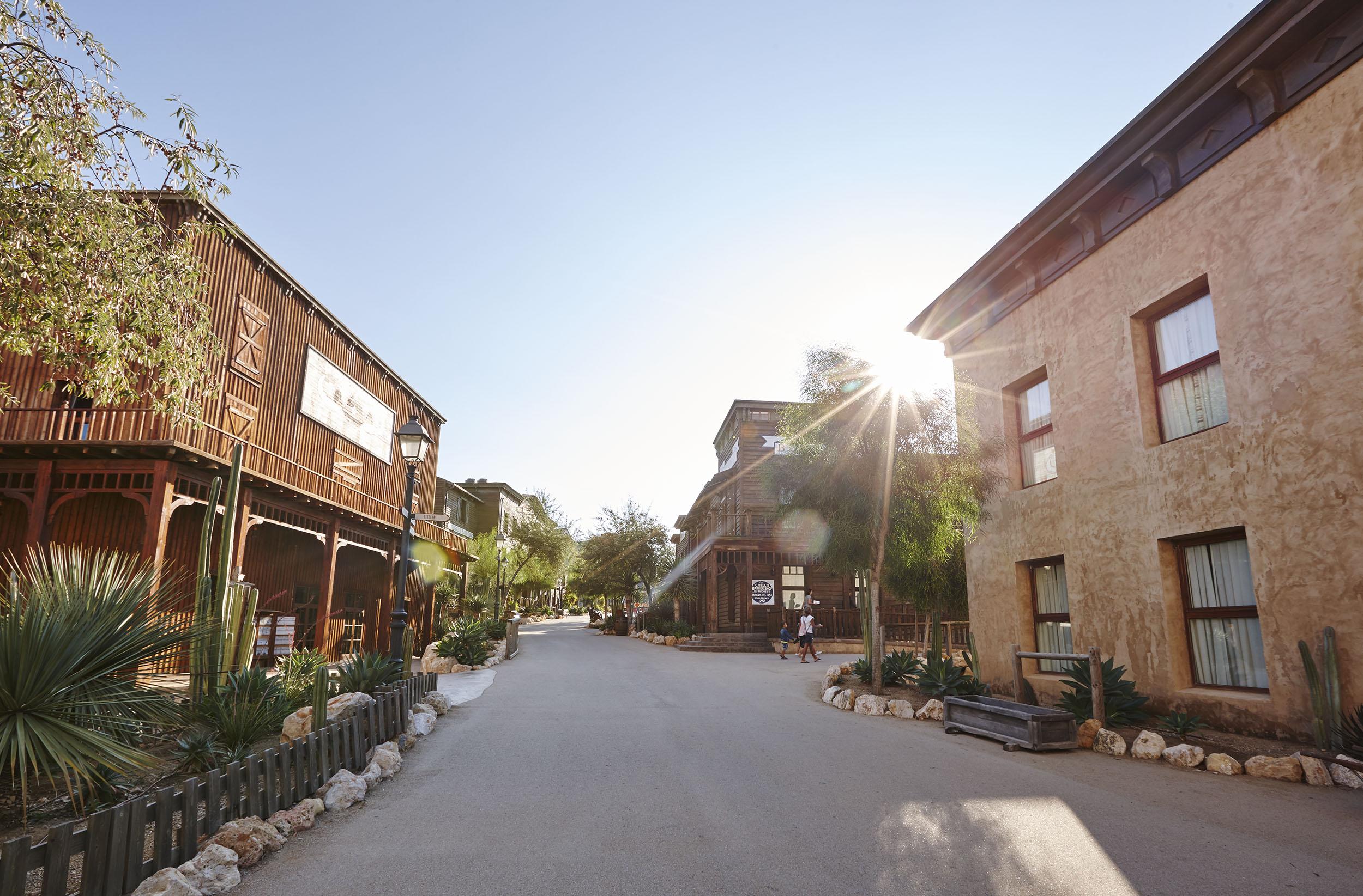 Hotel Portaventura Gold River - Includes Unlimited Access To Portaventura Park & 1 Access To Ferrari Land