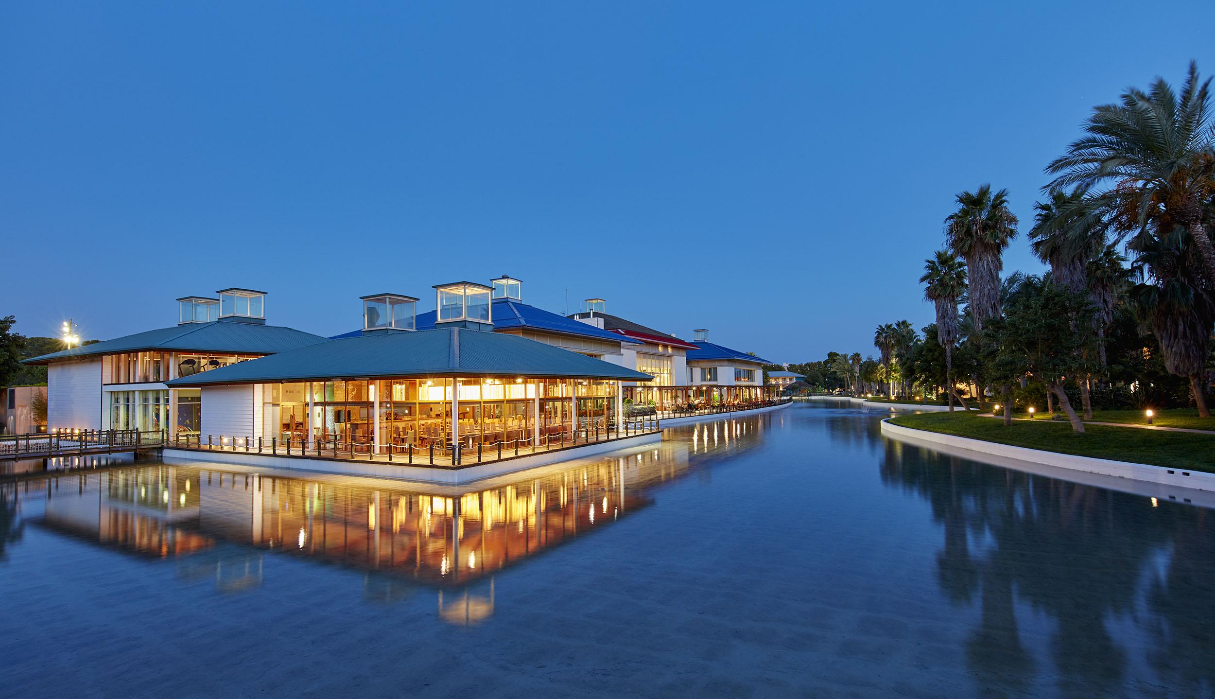 Portaventura Caribe: Unlimited Park Access & Ferrari Land Entry Hotel 4*
