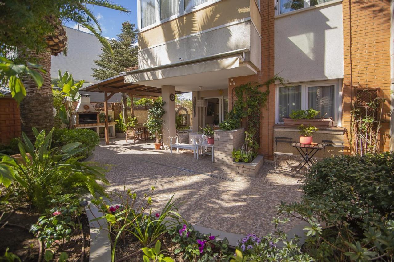 Holiday home Casa Adosada Con Piscina Comunitaria Solo Familias No Grupos De Jovenes Salou
