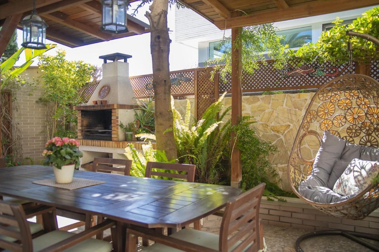 Vakantiehuis Casa Adosada Con Piscina Comunitaria Solo Familias No Grupos De Jovenes Salou