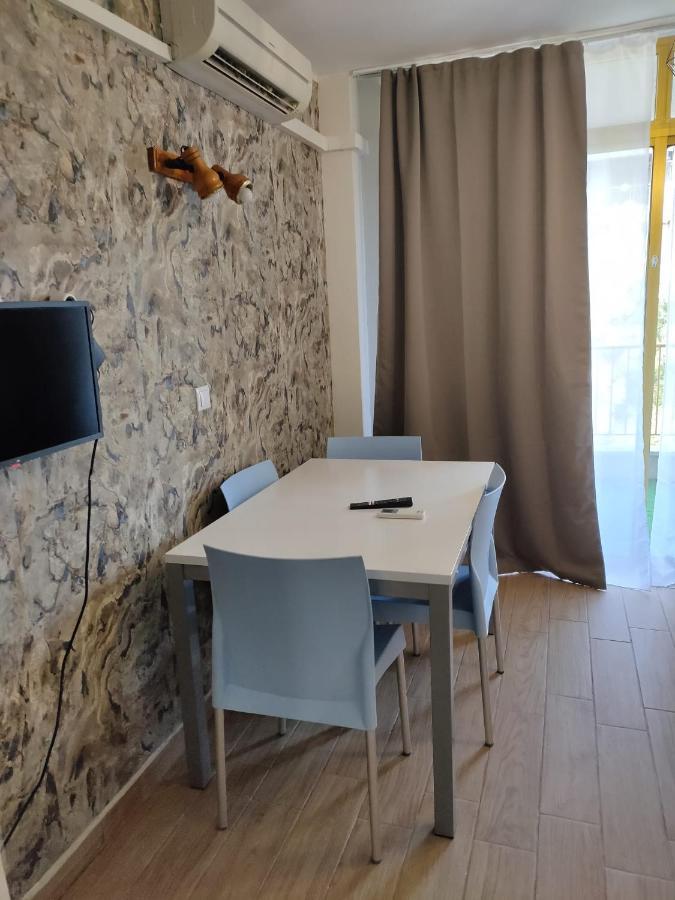 Book Internacional Ii Apartment