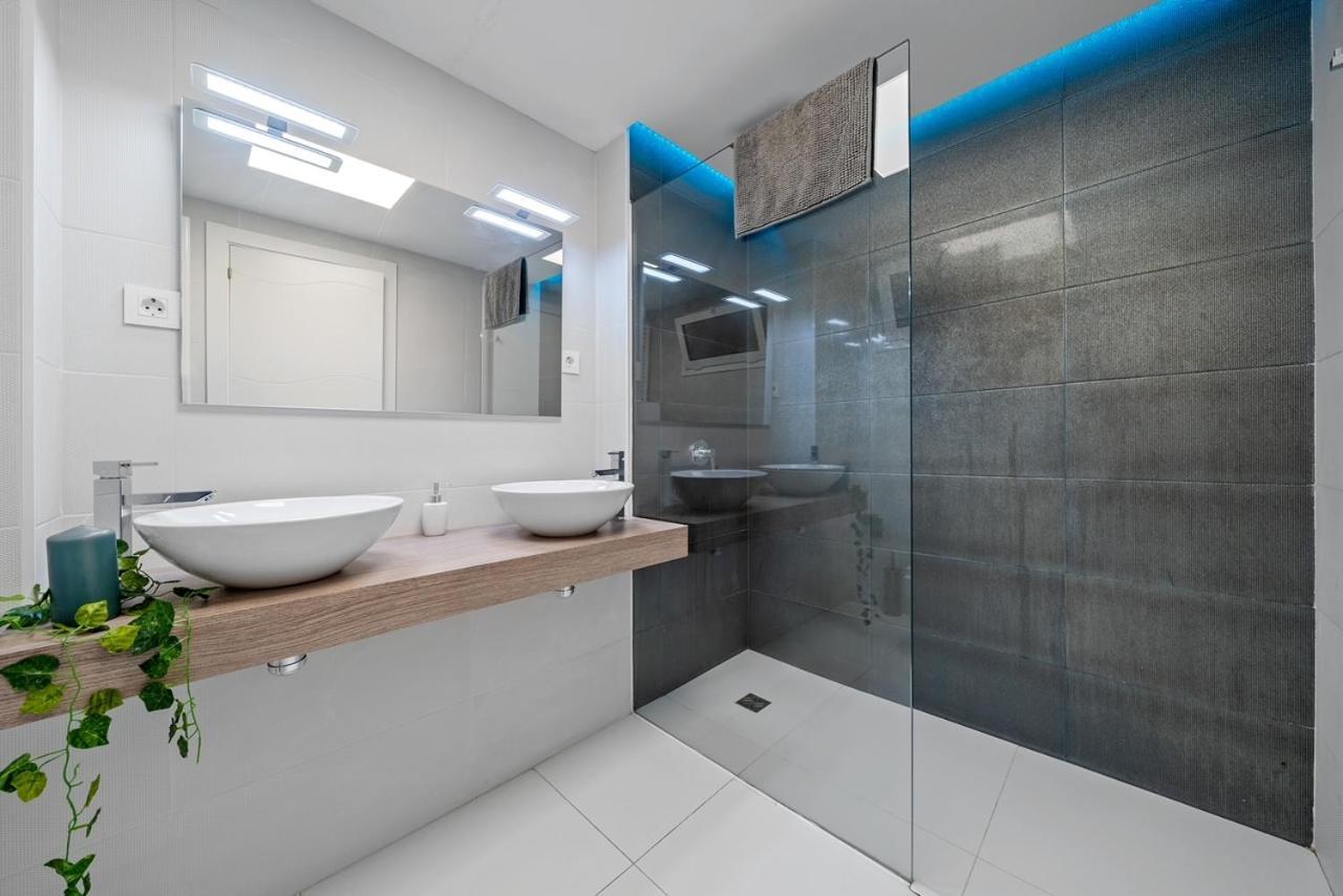 Magnificant First Line Appartement *