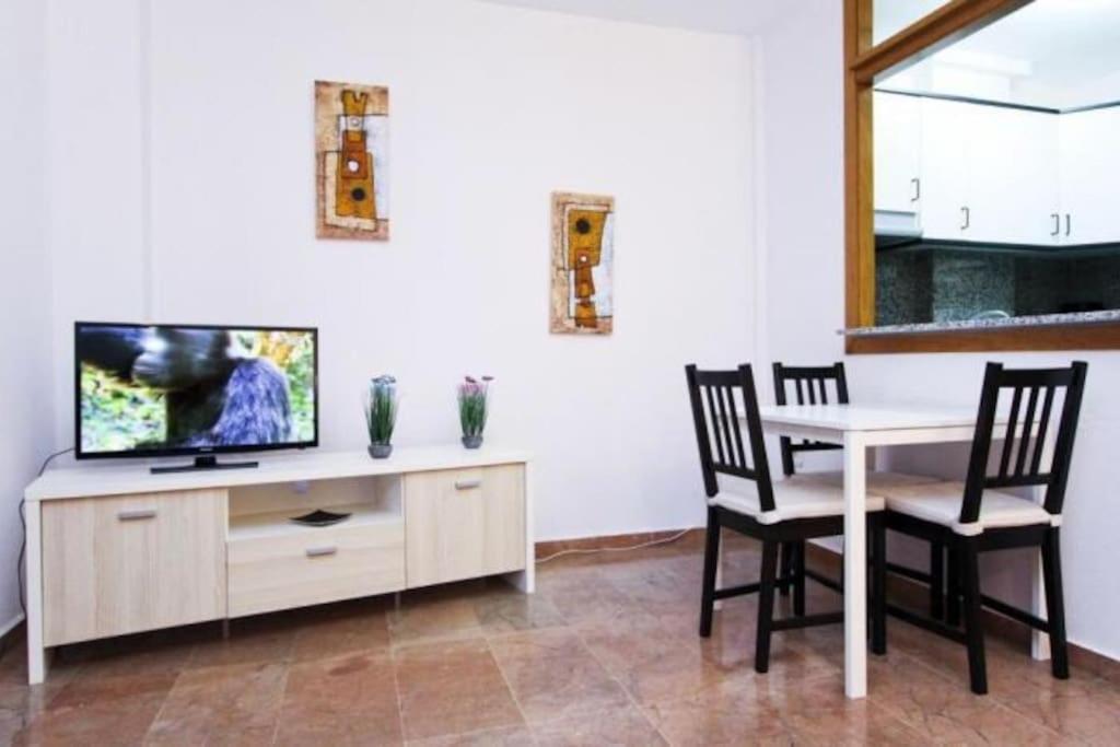 Apartment White - 100 M Beach, Wifi, Pool, 6 Pax *