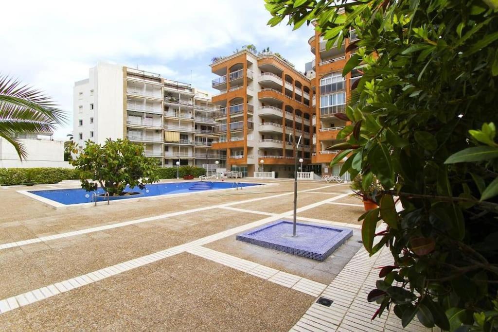 Hogaristic - White - 100 M Beach, Wifi, Pool, 6 Pax *