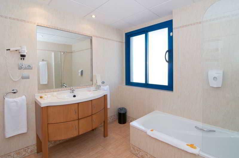 Ponient Piramide By Portaventura World Hotel Salou