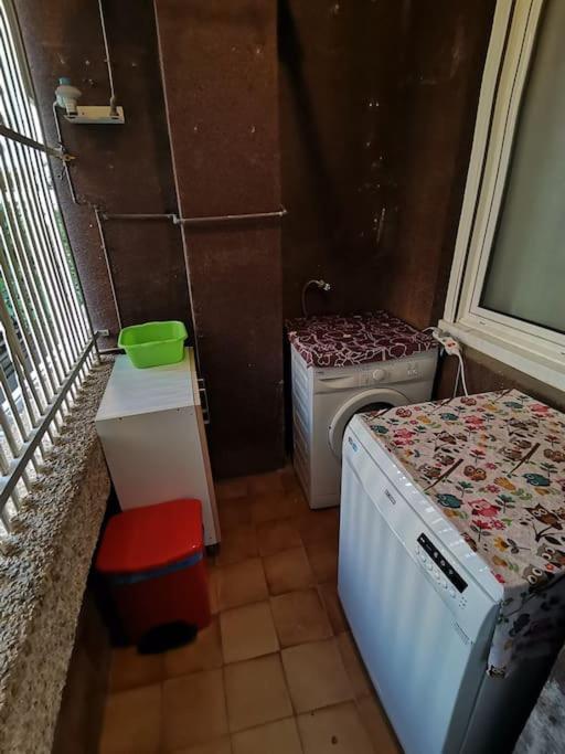 Salou, Piso De 3 Con Piscina.