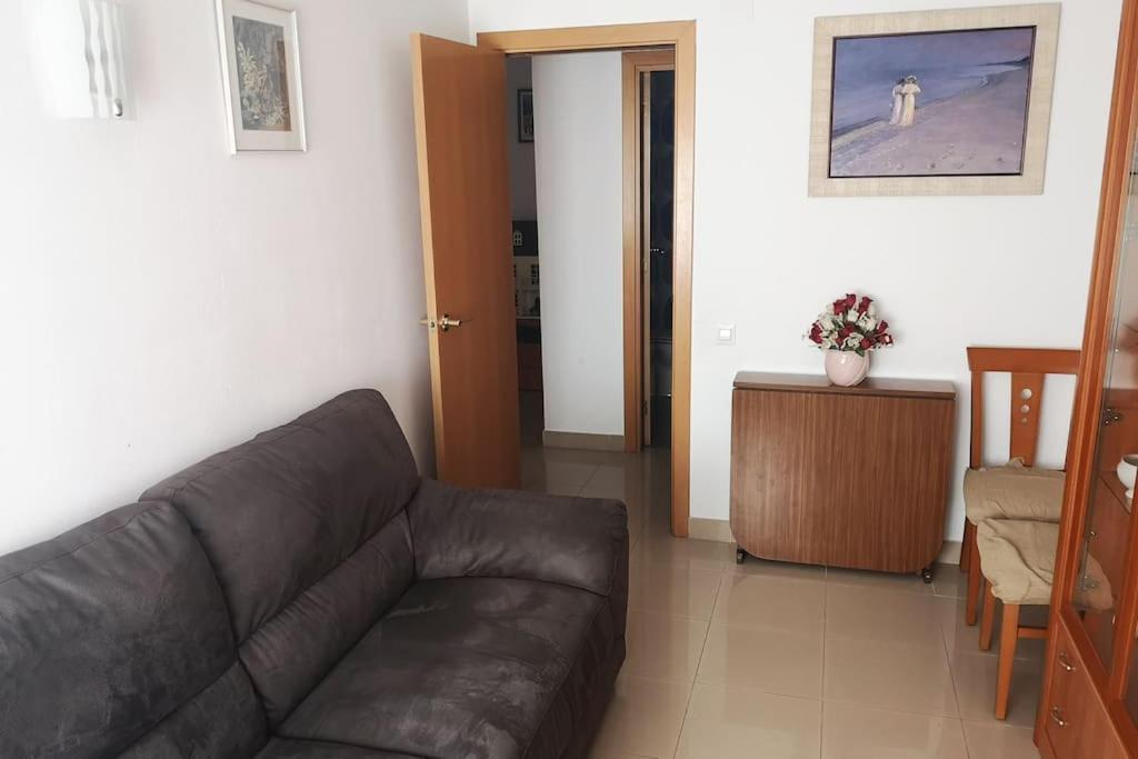 En Complejo Residencial, Con Piscina. Apartment