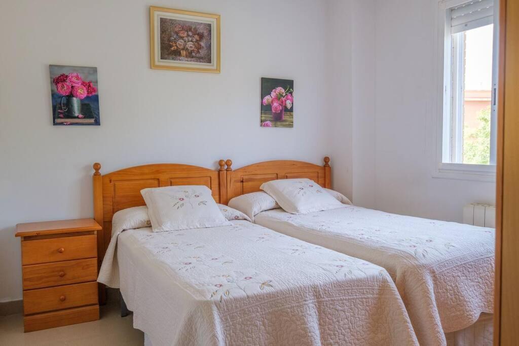 En Complejo Residencial, Con Piscina. Apartment *