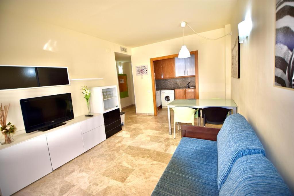 Ventura Park A-1 Apartment *