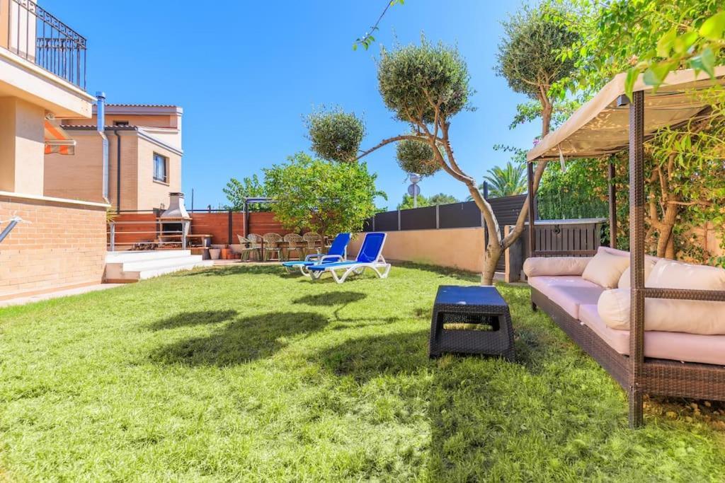 Vakantiehuis Adosado Con Jardin En Xalets De Salou