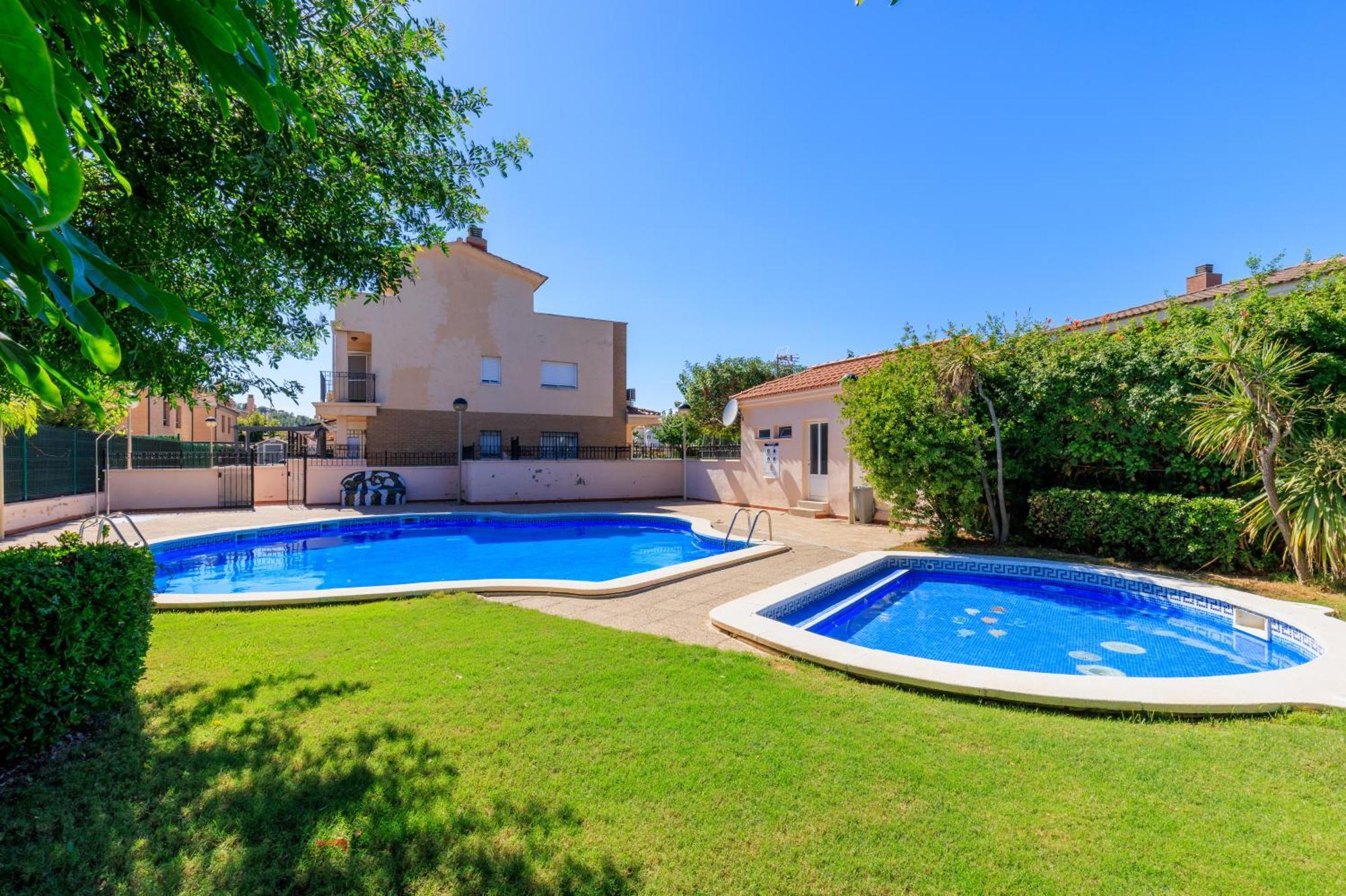 Vakantiehuis Adosado Con Jardin En Xalets De Salou