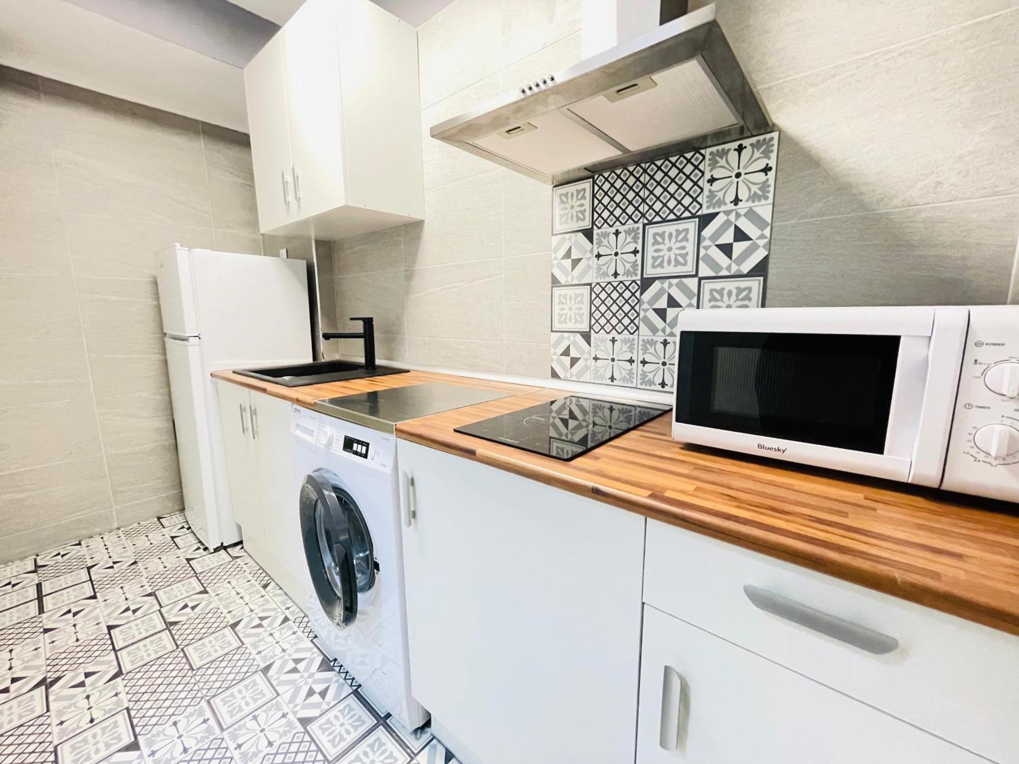 Elegance Plaza - Apartment