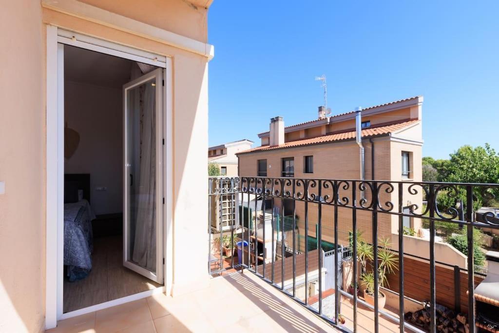 Adosado Con Jardin En Xalets De Vakantiehuis *