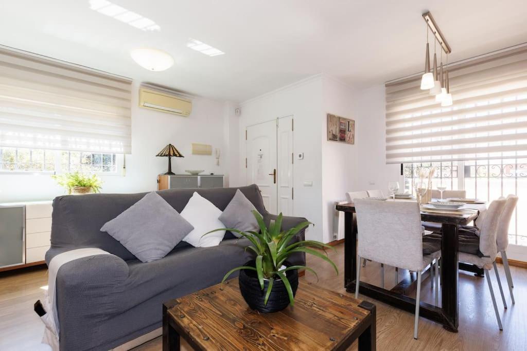 Adosado Con Jardin En Xalets De Vakantiehuis *