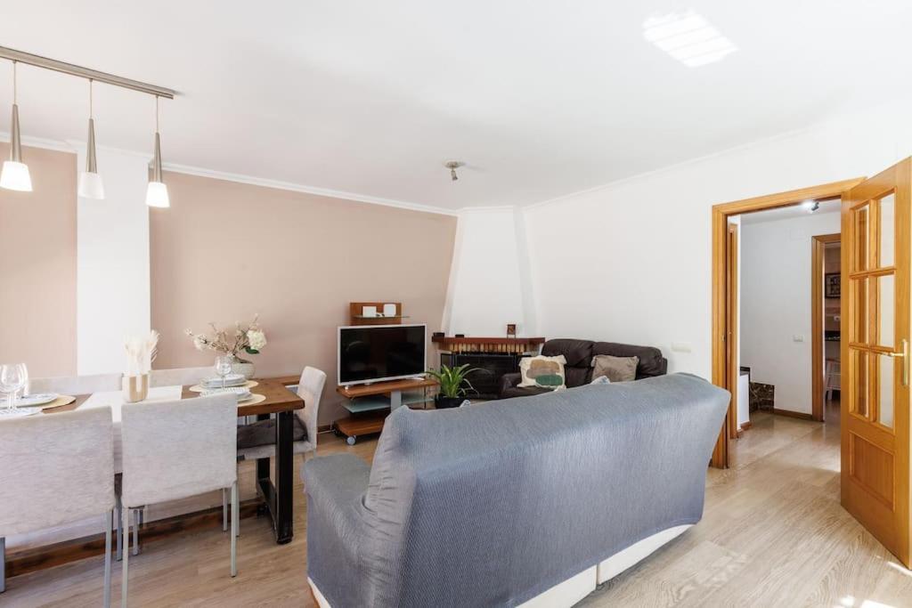 Adosado Con Jardin En Xalets De Vakantiehuis