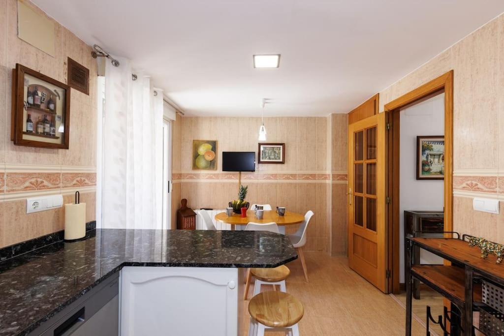 Vakantiehuis Adosado Con Jardin En Xalets De