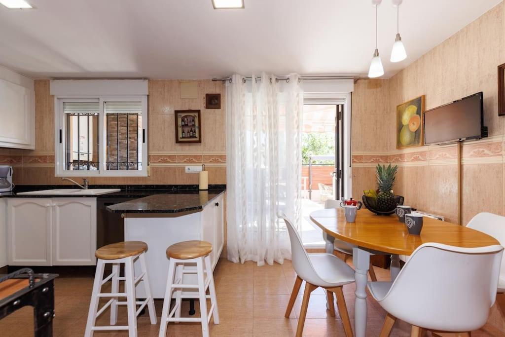 Vakantiehuis Adosado Con Jardin En Xalets De *