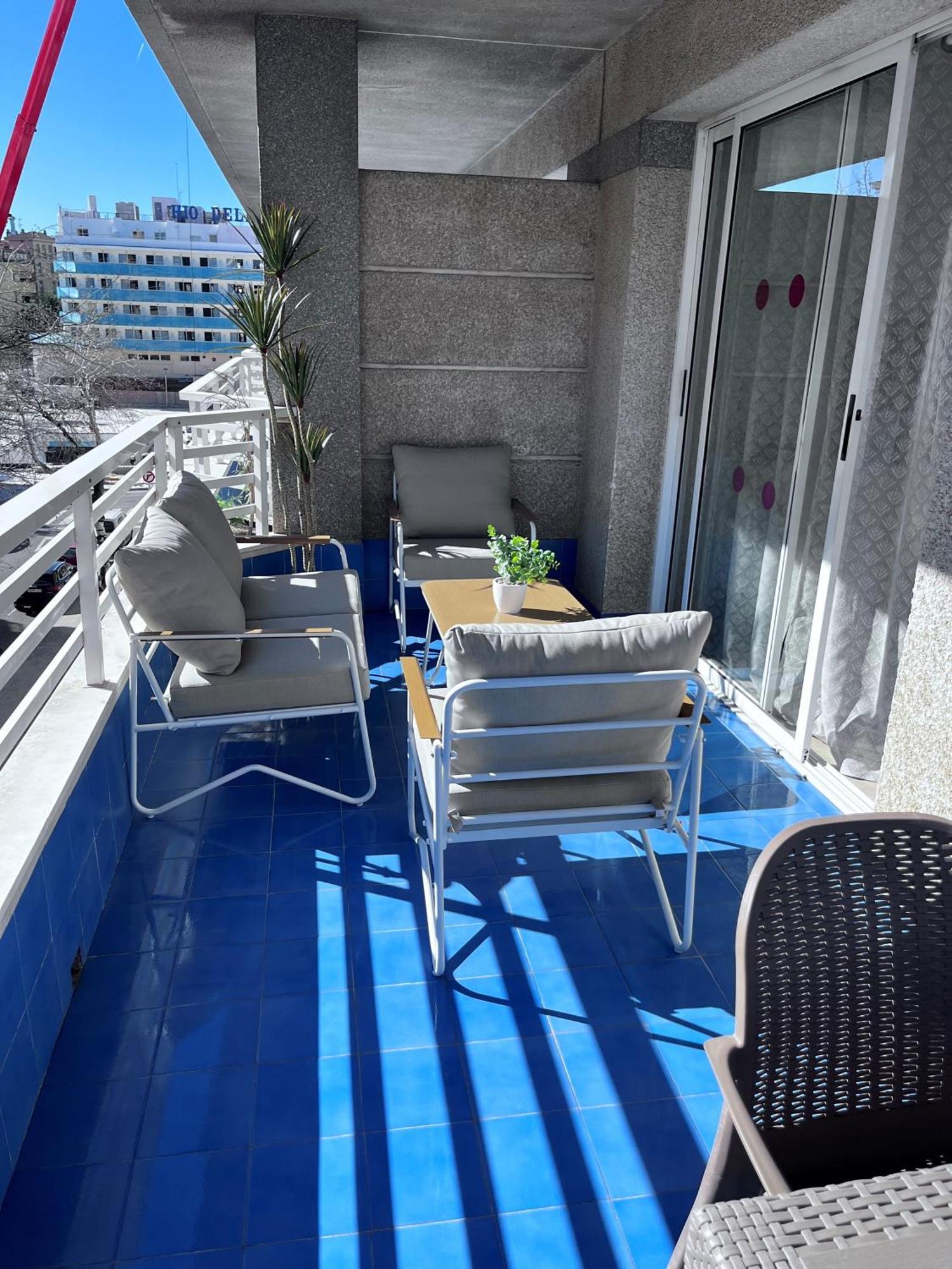 Beautiful With Swimming-pool Apartment