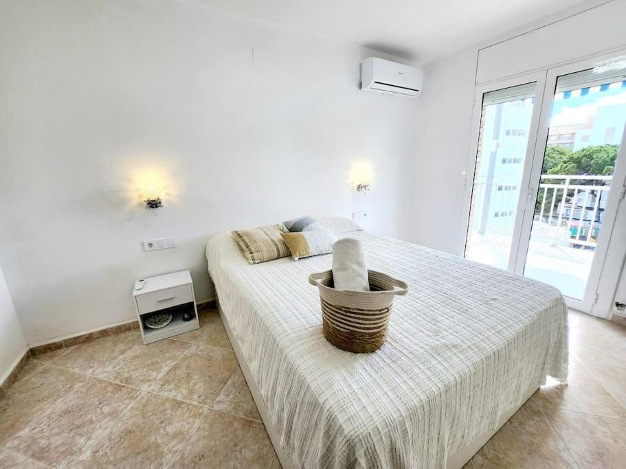 Large In Front Of The Beach! Withparking * Salou