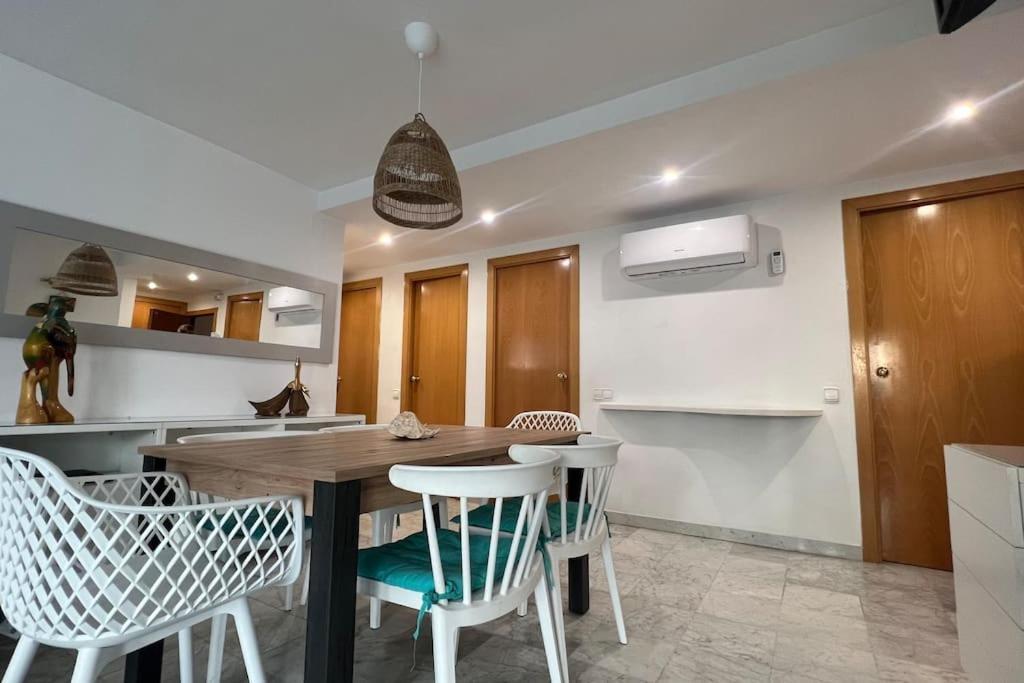 Apartment Primera Linea De Mar Con Jardin