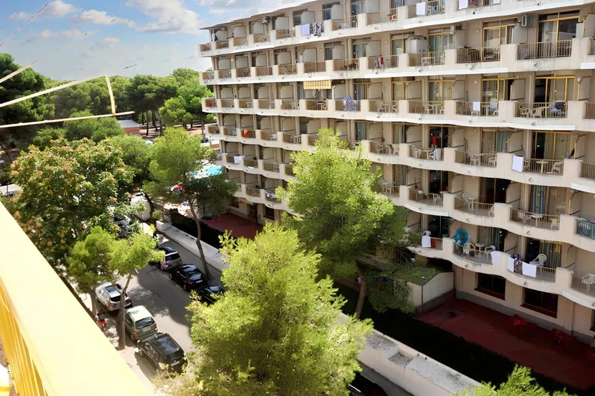 Modern In With Shared Pool Salou