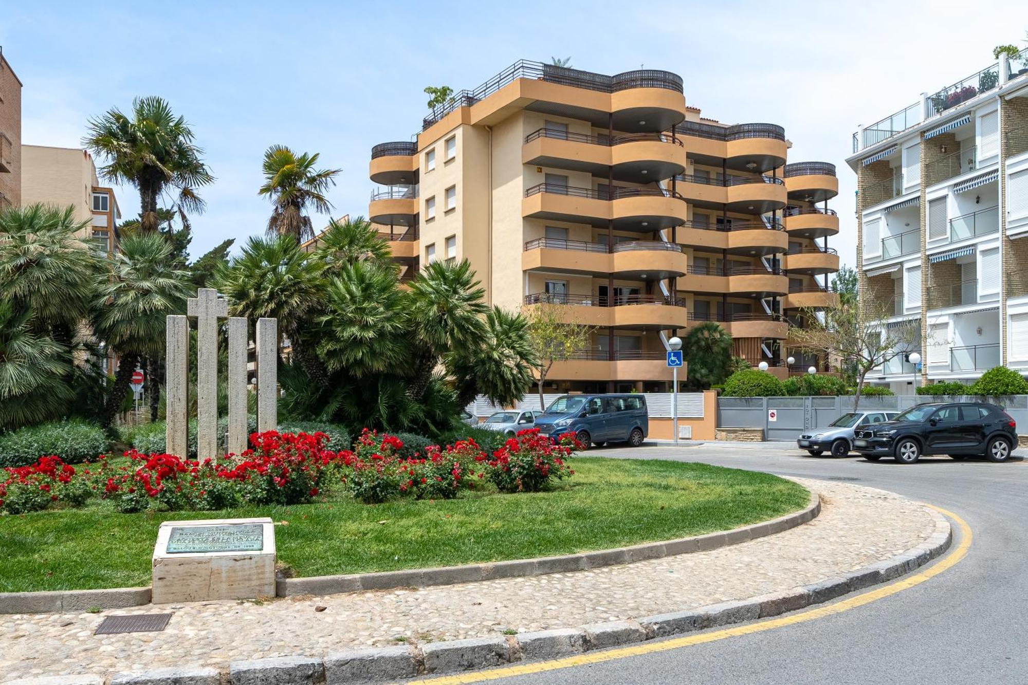 Luxury With Sea View And Parking Salou