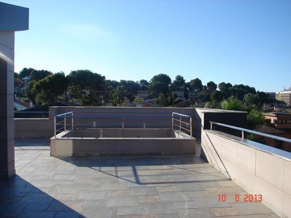 De Lujo Con Jardin, Piscina Y Aparcamiento Todo Privado.