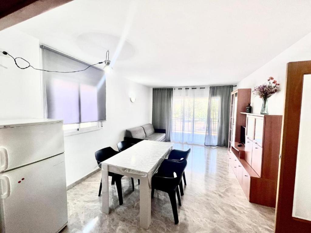 Apcostas - Village Park Apartment