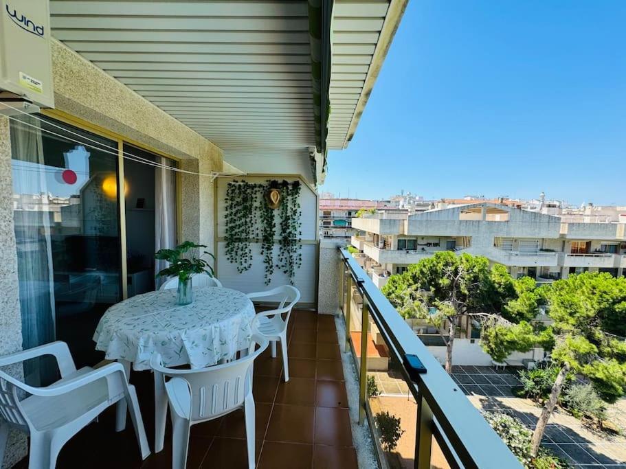 Renovado Y Moderno Espacio Con Piscina Y Vistas