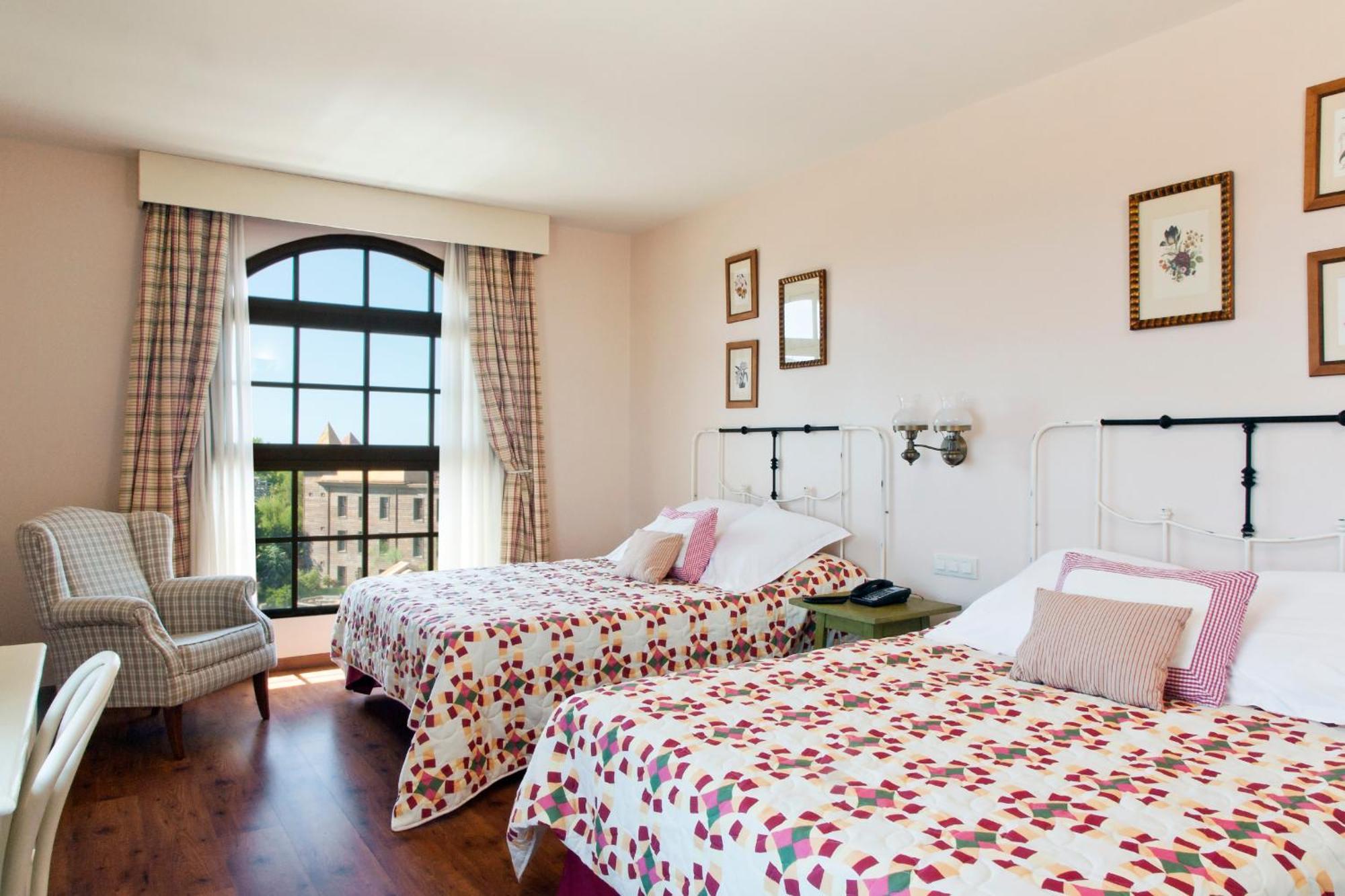 Portaventura Gold River - Includes Unlimited Access To Portaventura Park & 1 Access To Ferrari Land Hotel Salou