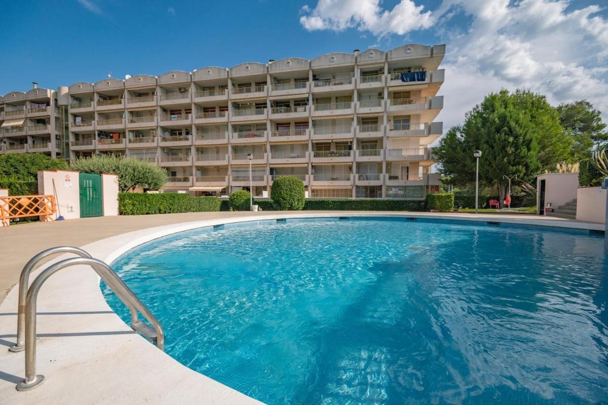 Salou-modern-pool-5'playa-2room-portavntura-ac13 *