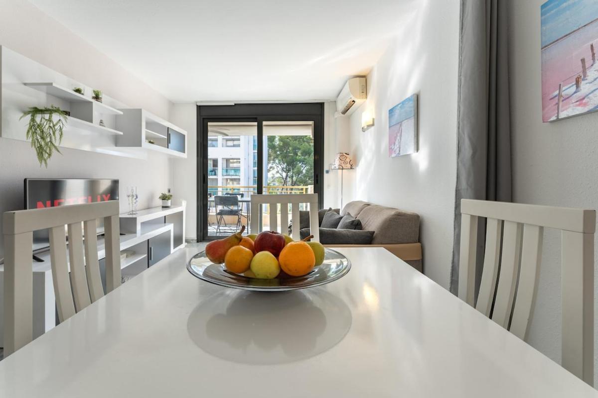 Salou-modern-pool-5'playa-2room-portavntura-ac13