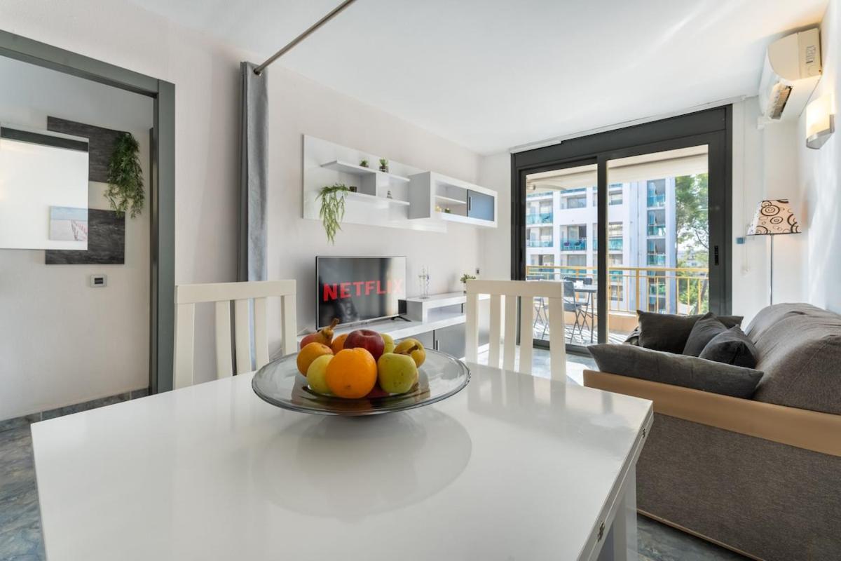 Salou-modern-pool-5'playa-2room-portavntura-ac13 Salou