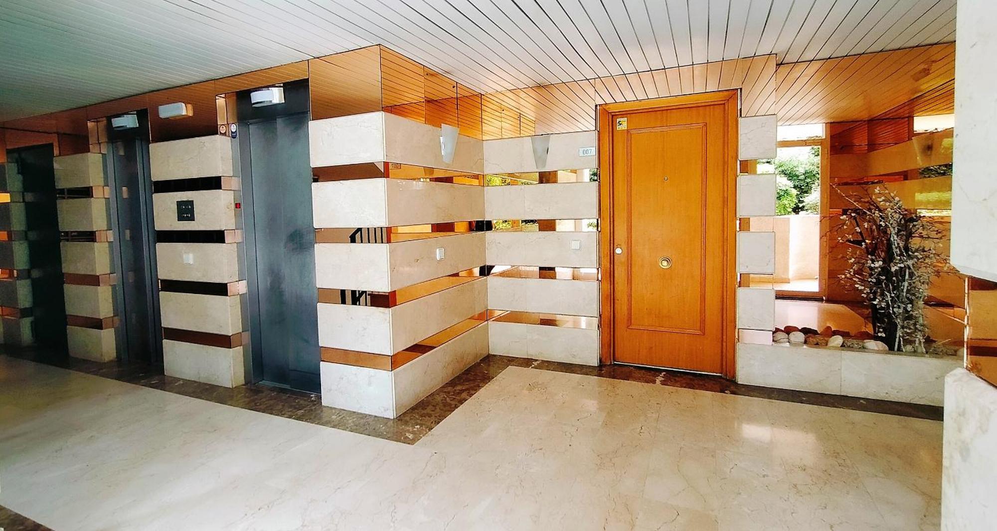 Paradis, Stunning Sea View & Close Center Apartment