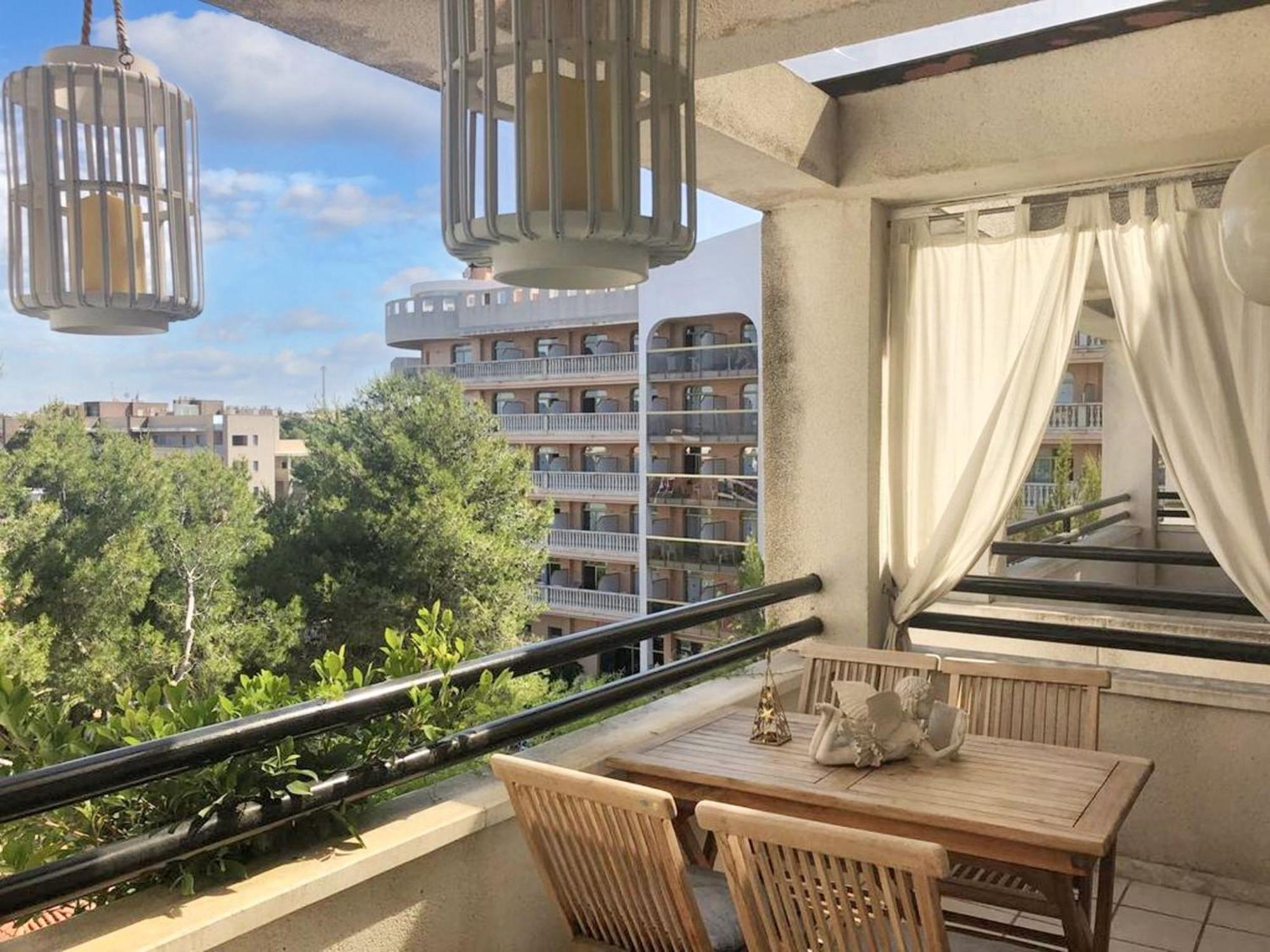 Comfortable In With Shared Pool 52 M² * Salou