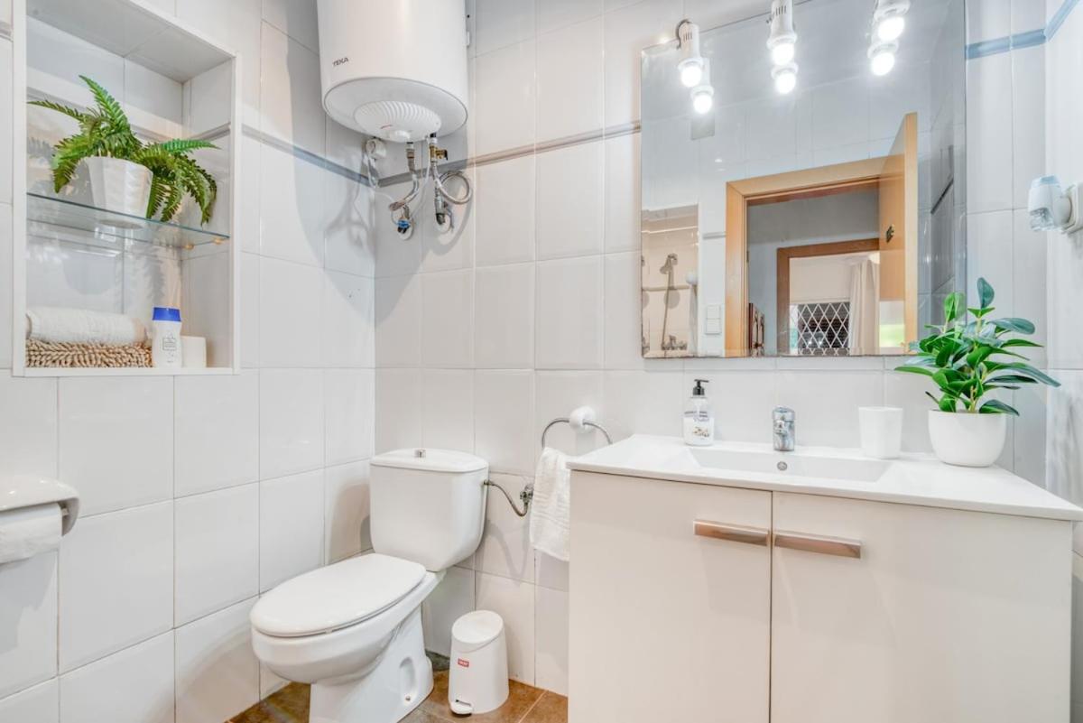 Apartment Family With Private Pool & - Bbq - Wifi - Ac *