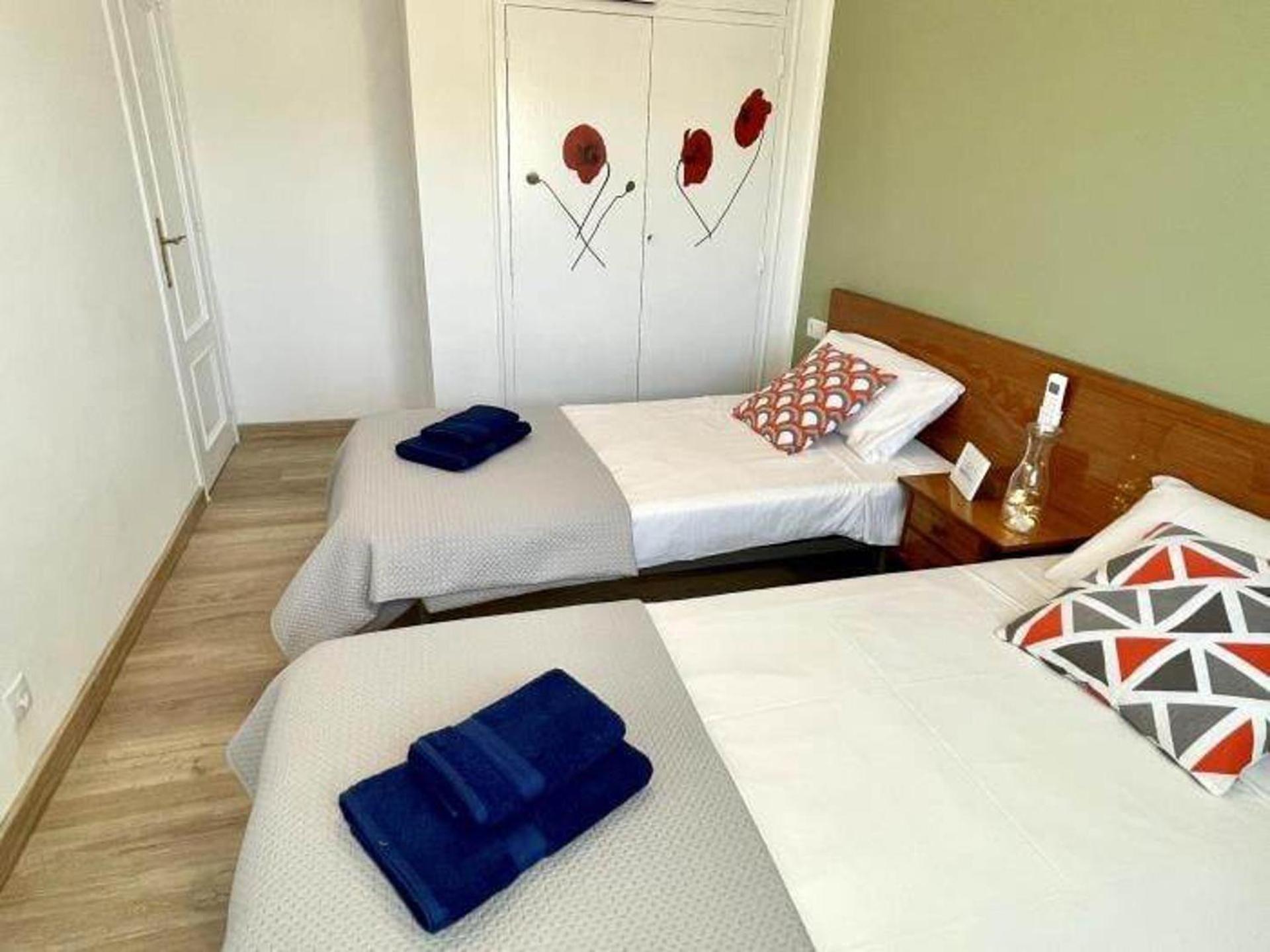 3br-sleeps6-balcony-a C-5min To