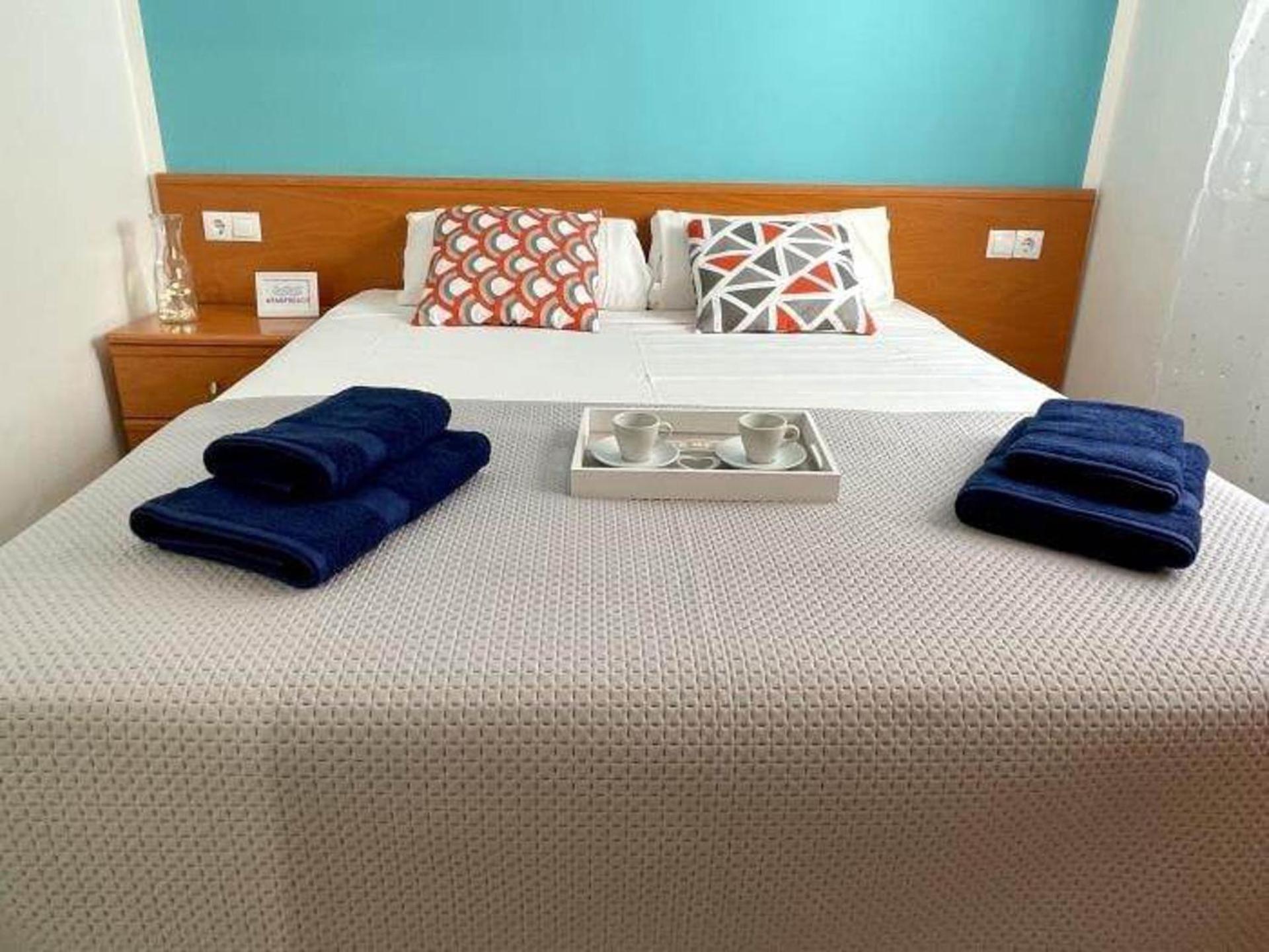 3br-sleeps6-balcony-a C-5min To Apartment *