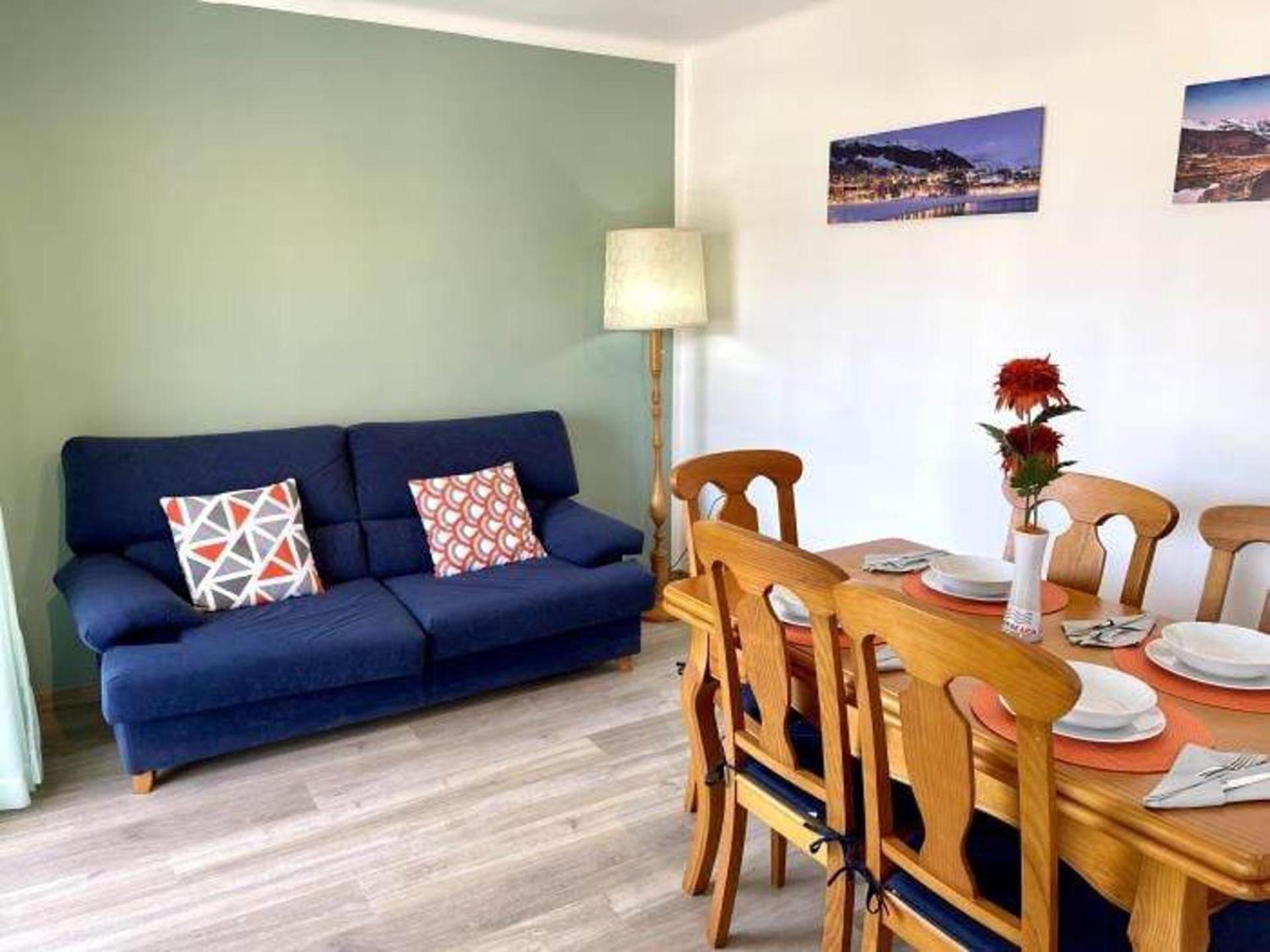 3br-sleeps6-balcony-a C-5min To Apartment *
