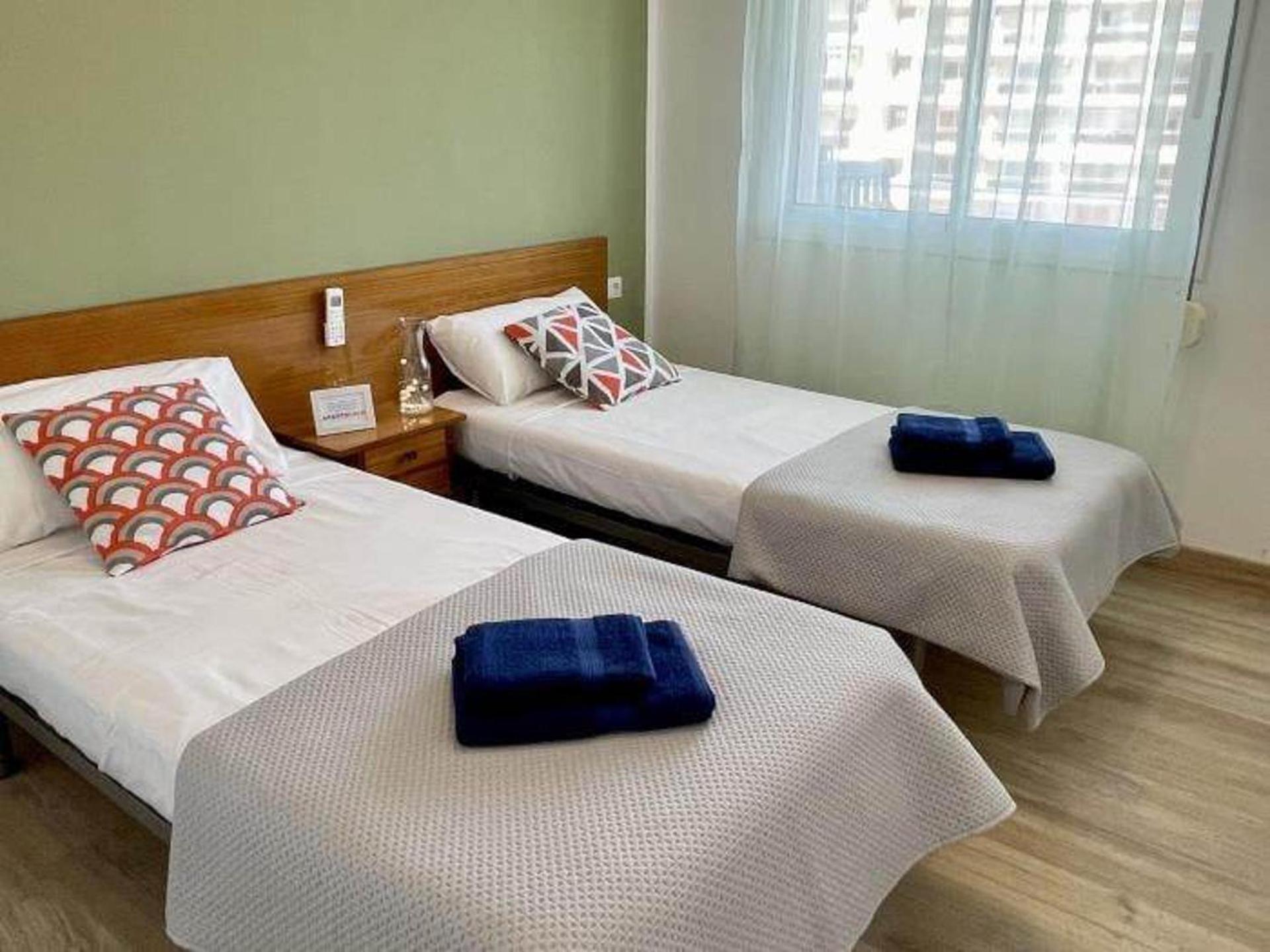 Apartment 3br-sleeps6-balcony-a C-5min To *