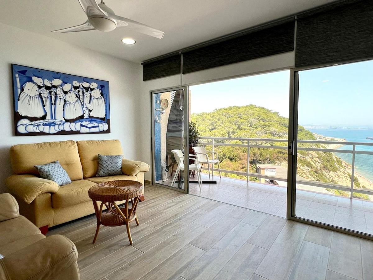 With A Spectacular View Of The Sea *