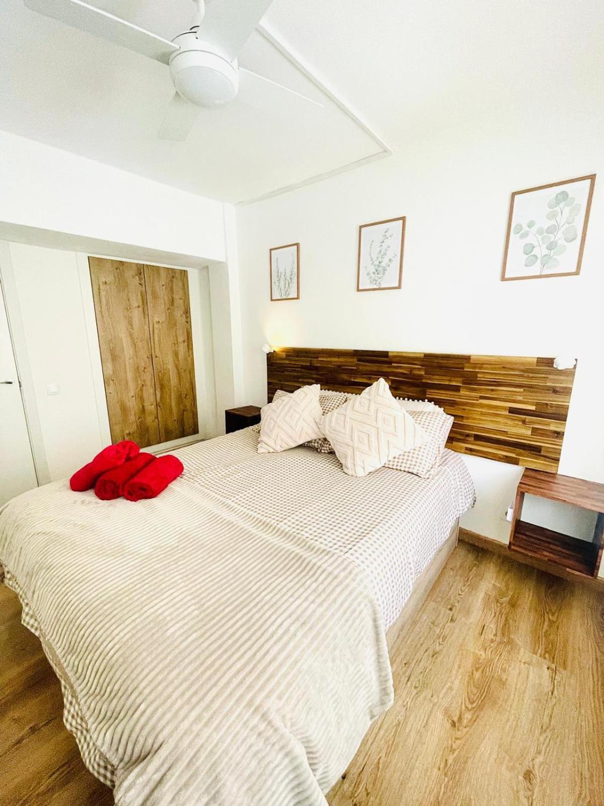 Aura In Renovated With Air Condition Apartment